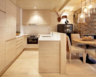 Val de Ruda Luxe 42 by FeelFree Rentals - Naut Aran - Kitchen