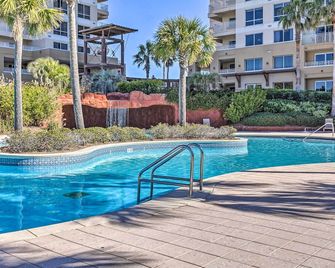 Studio w/ Pool Access - Walk to Miramar Beach! - Destin - Pool