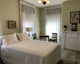 Rogues Harbor Inn - Ithaca