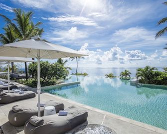 Long Beach Golf & Spa Resort - Belle Mare - Piscina