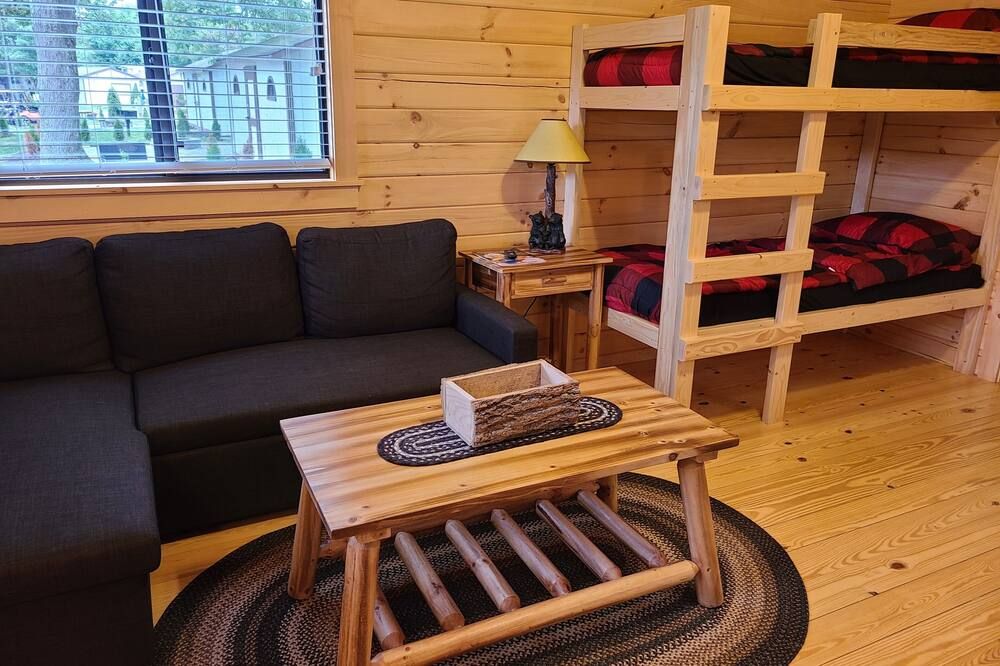 Cozy Log Cabin #3 Minutes from Seven Springs and Hidden Valley!
