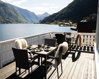 Fjærland Fjordstove Hotell - Fjærland - Balcón