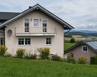 Ferienhaus Florian - Dösingerried - Edificio