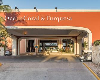 Ocean Coral & Turquesa by H10 - Puerto Morelos - Building