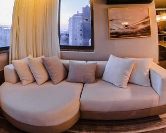 آرتهوتل ترانساميريكا كوليكشن - بورتو اليغرى - غرفة معيشة