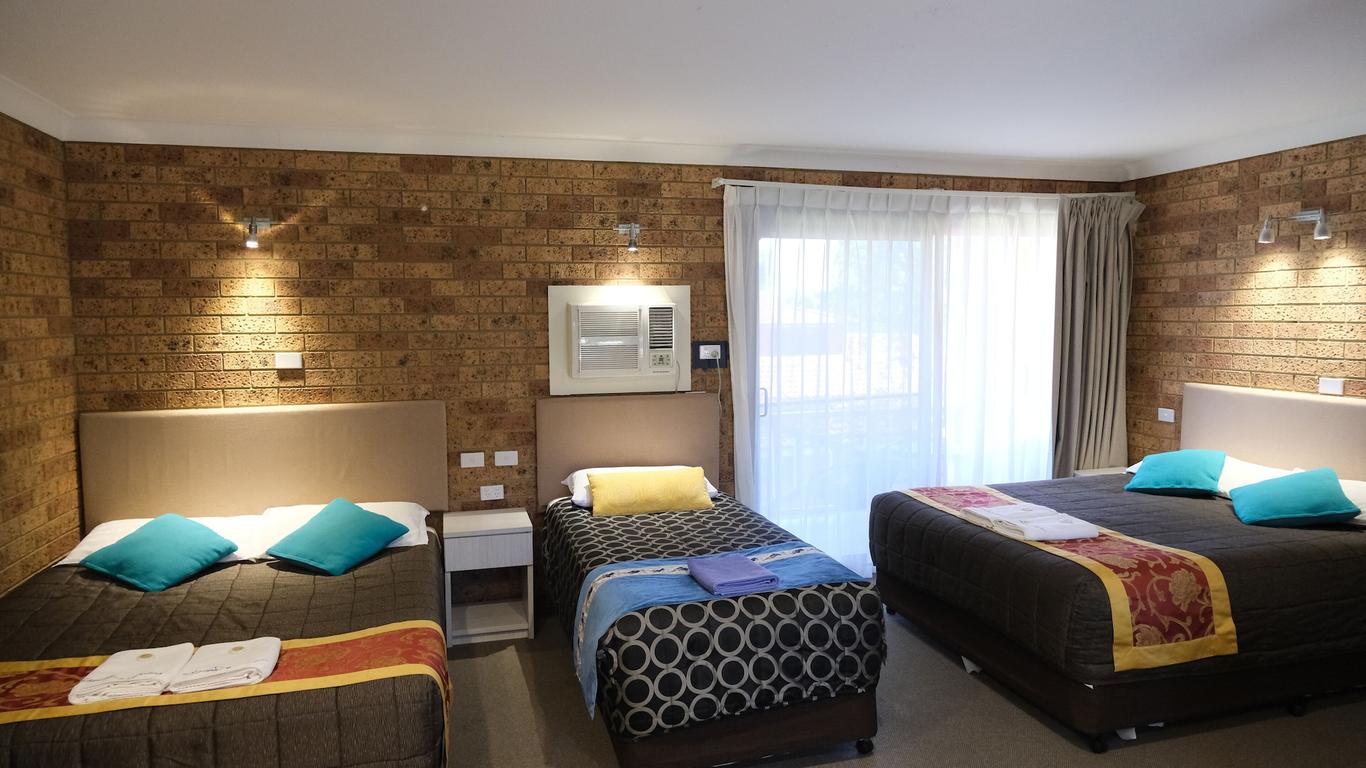 Sapphire Palms Motel