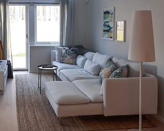 Nice Home In Västervik With Wifi - Västervik - Living room