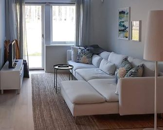 Nice Home in Vaestervik With Wifi - Västervik - Living room