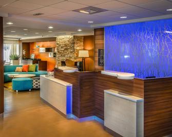Fairfield Inn & Suites by Marriott at Dulles Airport - Sterling - Front desk