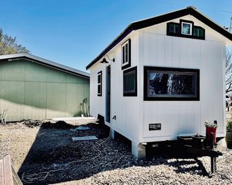 Peaceful Charming Tiny Home - Kyle - Budova