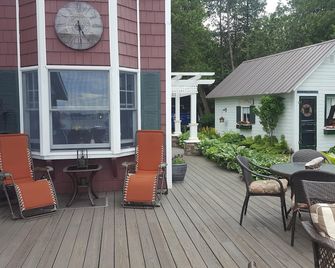 Spacious Waterfront Home In Thousand Islands! - Ogdensburg - Patio