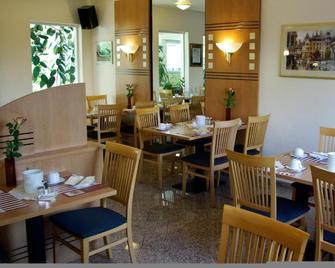 أيربورت بيزنس هوتل كولن - كولونيا - مطعم