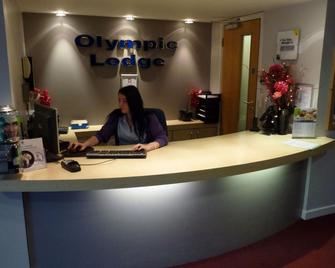 The Olympic Lodge - Aylesbury - Front desk
