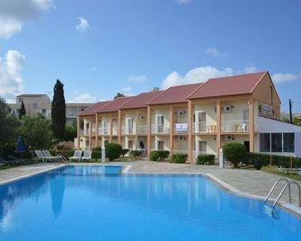 Aggelos Family Hotel - Moraitika - Piscine