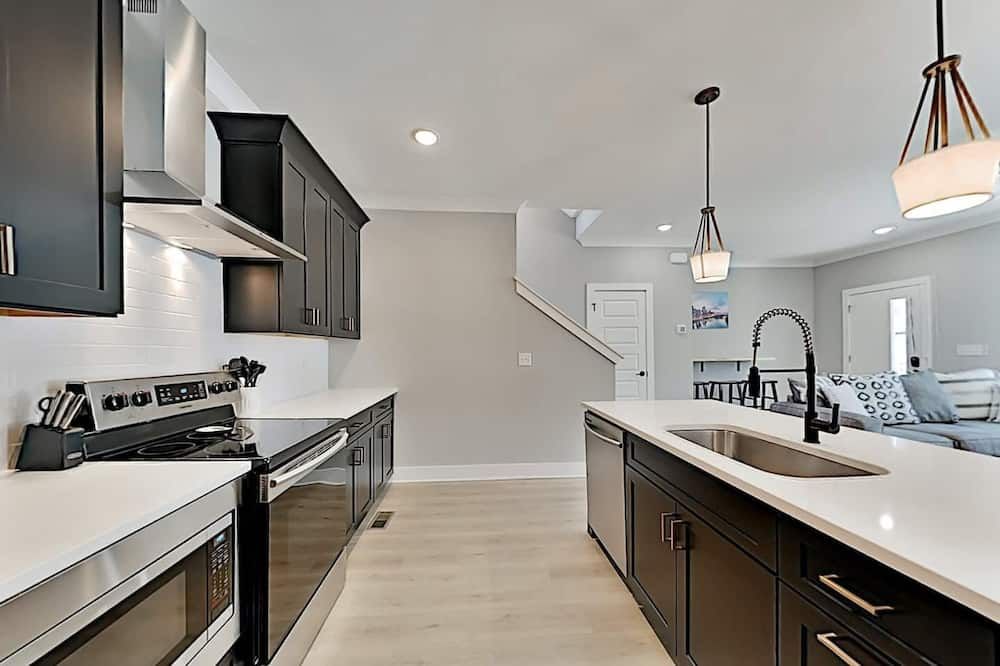 Modern East Townhome w/Parking - Mins to Downtown - נאשוויל - מטבח