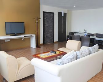 The BCC Hotel & Residence - Batam - Sala de estar