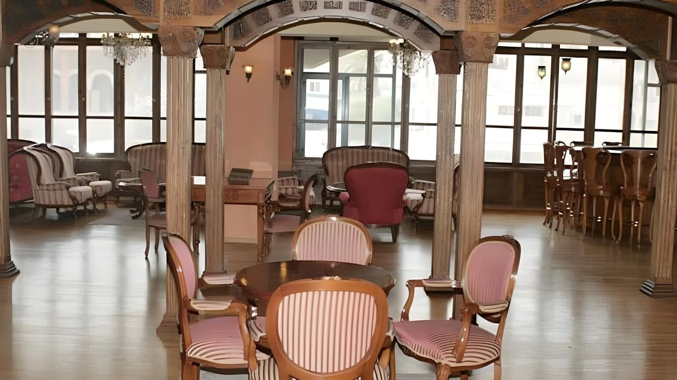 Dona Gracia Hotel And Museum