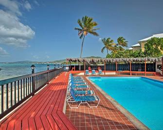 Beachfront St Croix Condo with Pool and Lanai! - Christiansted - Piscine