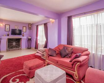 Ivys Inn Guest House - Kericho - Sala de estar
