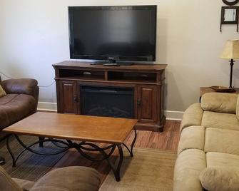 Beautiful Family Friendly Home. Make Memories In The Hometown Of The Kc Chiefs! - Kansas City