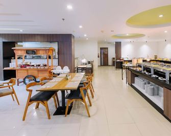超級廣場費屋酒店 - 萬隆 - 自助餐
