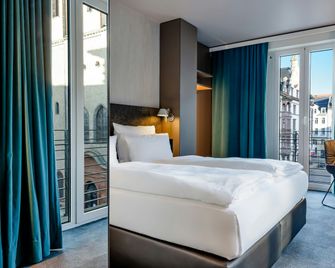 Motel One Leipzig-Nikolaikirche - Leipzig - Bedroom