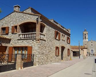 2 Private Rooms + Swimming Pool - Riumors - Edificio