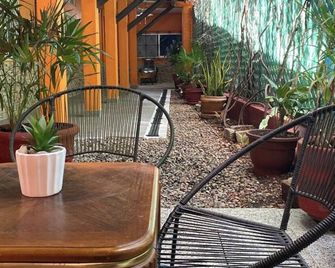 Family bungalow near the sea - Ixtapa Zihuatanej - Binnenhof