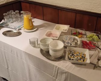 Hotel 3H Mannheim - Mannheim - Buffet