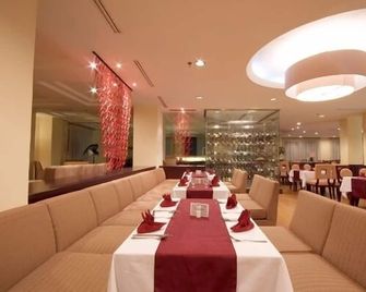 Hotel Gran Puri Manado - Manado - Restaurant