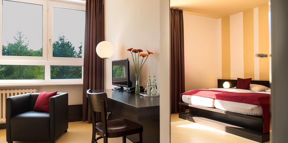 Hotel Grenzfall Berlin 109 1 3 9 Berlin Hotel Deals Reviews Kayak