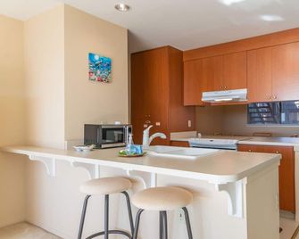 Ocean Front Condo Shorebirds 119 - Gilroy - Cocina