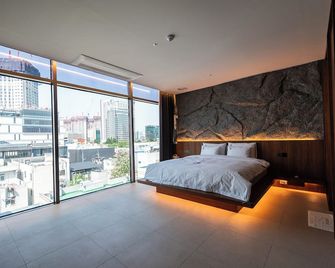 Daegu Dongseongro Hotel Au (Au) - Daegu - Schlafzimmer