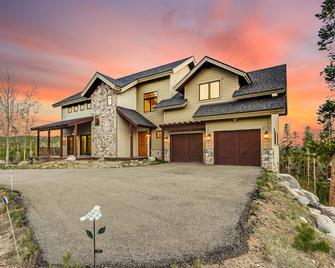 Incredible Views, Hiking from the Property, 4 Ensuite Baths, Luxury Home - Grand Lake - Будівля