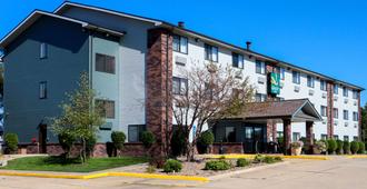 Quality Inn and Suites Bloomington I-55 and I-74 - Thành phố Bloomington