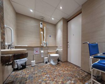 Pax Lodge - London