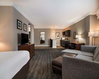Comfort Inn and Suites Plattsburgh - Morrisonville - Plattsburgh - Living room