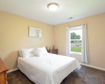 Manhattan Getaway - Manhattan - Bedroom