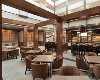 Embassy Suites by Hilton Brunswick - Brunswick - Restaurang