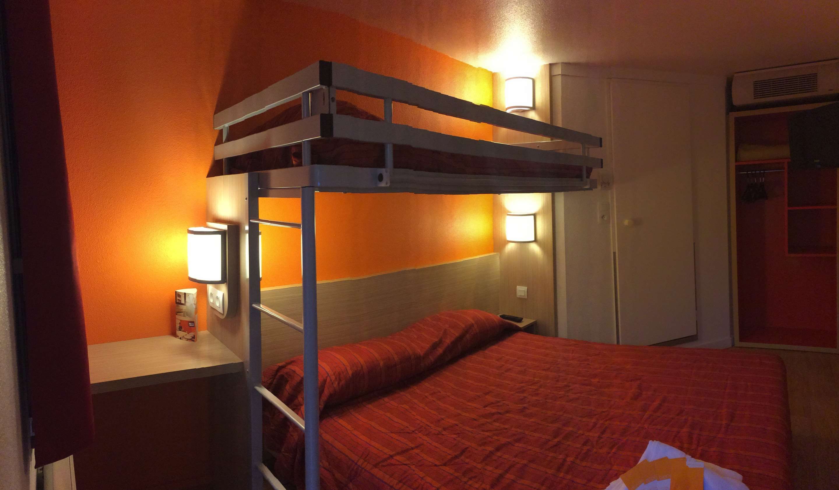 Premiere Classe Marseille Est - La Valentine - Marseille - Bedroom