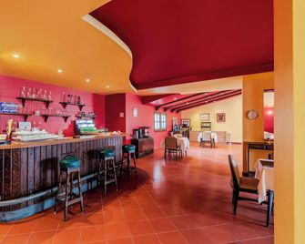 Longchamps l Zamalek l Boutique Hotel with Breakfast - קהיר