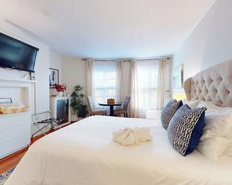 Large Private Room, walk to Fenway, BU, Hospitals - Brookline - Bedroom