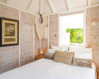 Charming Bungalow in Saint Barthélemy with Shared Pool. - Gustavia - Bedroom