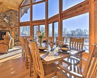 Lodge w/ Indoor Pool, Along Devil's Lake Park - Merrimac - Comedor