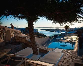 Adonis Hotel Studios & Apartments - Naousa - Pool