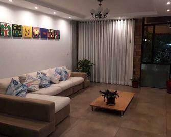 Central Apartment, The Best Place To Stay In Loja - Loja - Living room