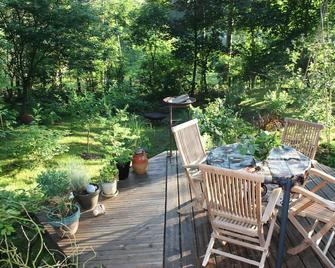 Quietly situated Waldhaus am See in the Elbe-Weser-Dreieck (North Sea) - Estorf (Stade) - Patio