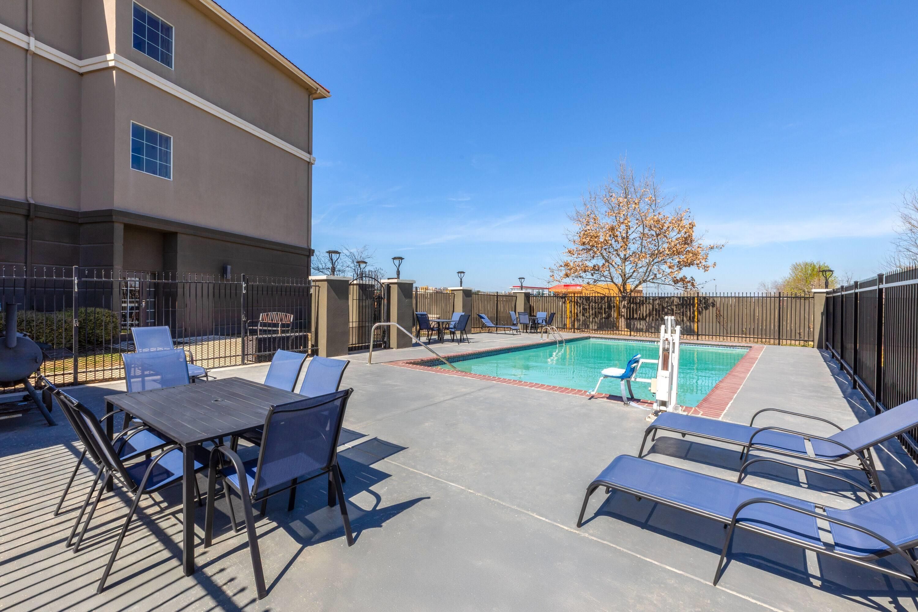 La Quinta Inn & Suites by Wyndham Kyle Austin South - Kyle - Bazén