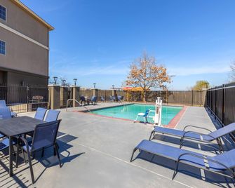 La Quinta Inn & Suites by Wyndham Kyle Austin South - Kyle - Bazén