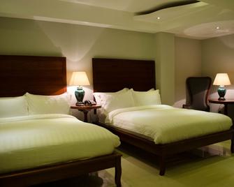 Ritz Hotel Angeles - Angeles City